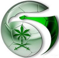 استقبال غفير بالورود للمونديالي خليل جلال بعد وصوله للمملكة