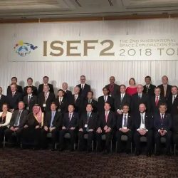 نجار آلي يصنع المعدات الخشبية وفقا لمواصفات الزبون