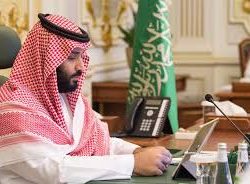 لطيفة  التونسية تؤدي العمرة بعد شكواها بشأن “منعها” من دخول السعودية وتشكر الملك سلمان وولي العهد