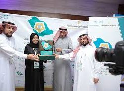 رئيس الاركان يستقبل الكاتب المورخ محمد الاسمري ويتسلم مؤلفين عن العسكرية السعودية رئيس الاركان يستقبل الكاتب المورخ محمد الاسمري ويتسلم مؤلفين عن العسكرية السعودية
