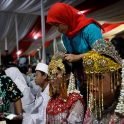 فرنسي يعيد معدنية تاريخية إلى الهيئة الملكية لمحافظة العلا حصل عليها من طفل في موقع الحجر عام 1966