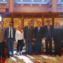 ولي العهد يجتمع مع رئيس المنتدى الاقتصادي العالمي «دافوس» ولي العهد يجتمع مع رئيس المنتدى الاقتصادي العالمي «دافوس»