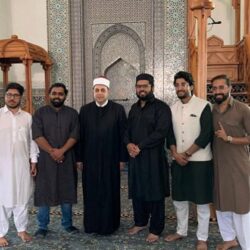 مسلمو شينجيانغ بشمال غربي الصين يحتفلون بعيد الأضحى مسلمو شينجيانغ بشمال غربي الصين يحتفلون بعيد الأضحى