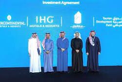 السعودية : إنشاء أكبر محطة للطاقة الشمسية على مستوى الشرق الأوسط وشمال إفريقيا السعودية : إنشاء أكبر محطة للطاقة الشمسية على مستوى الشرق الأوسط وشمال إفريقيا