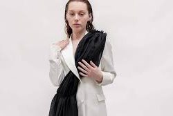 وصول التوأم السيامي البوركيني إلى الرياض وصول التوأم السيامي البوركيني إلى الرياض