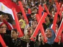 باريس هيلتون في دبي بحثا عن أفضل صديقة جديدة