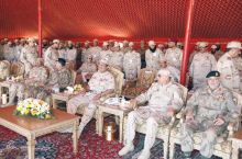 مرجع" إيراني يهاجم مفتي السعودية ويدعوه للتوبة قبل الحج