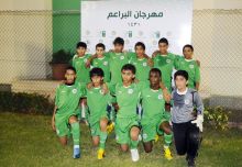 زوج الملكة لمجندة : هل تعملين في ناد للتعري؟