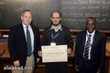 نظير تميّز مشاريعه البحثية / د. العمري استاذ جامعي سعودي يفوز بجائزة اللجنة الدولية للبصريات